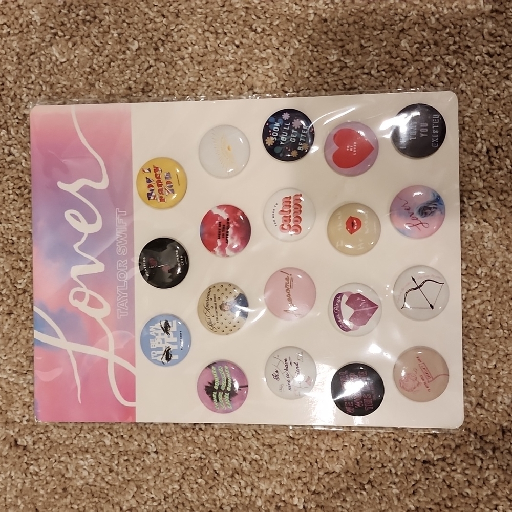 Taylor Swift pins